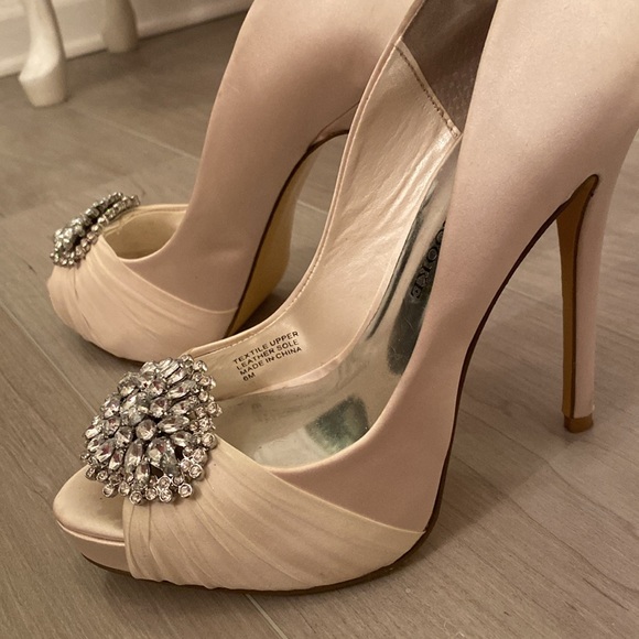 Satin peep toe heels - Picture 4 of 6